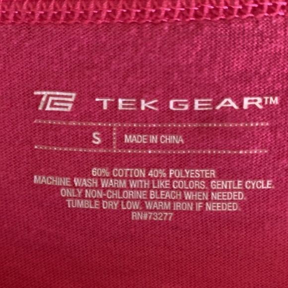 2 Sonoma Women's Tops in Green, and Red size XS. 1 Tek Gear in Pink size Small. - Picture 4 of 14